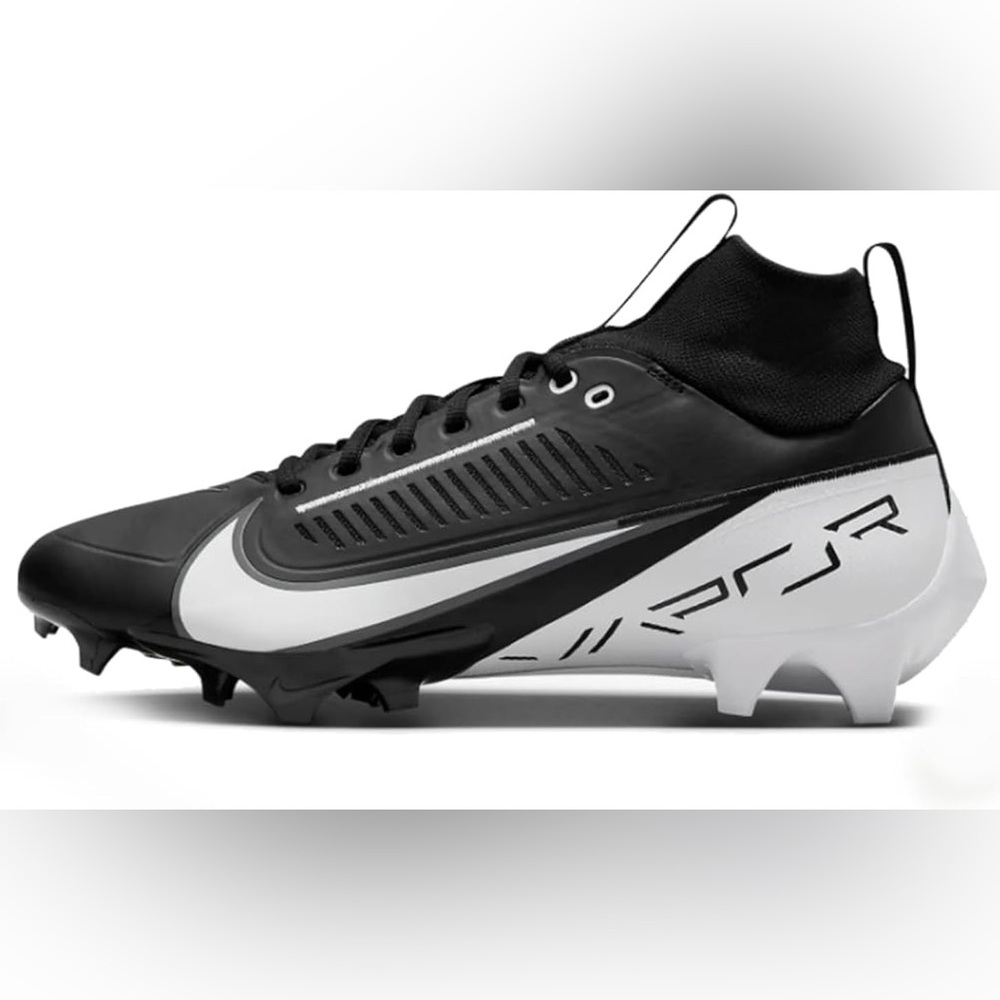 NWOT Nike Vapor Edge Pro 360 2 Football Cleats
Men’s Size 11.5 Black